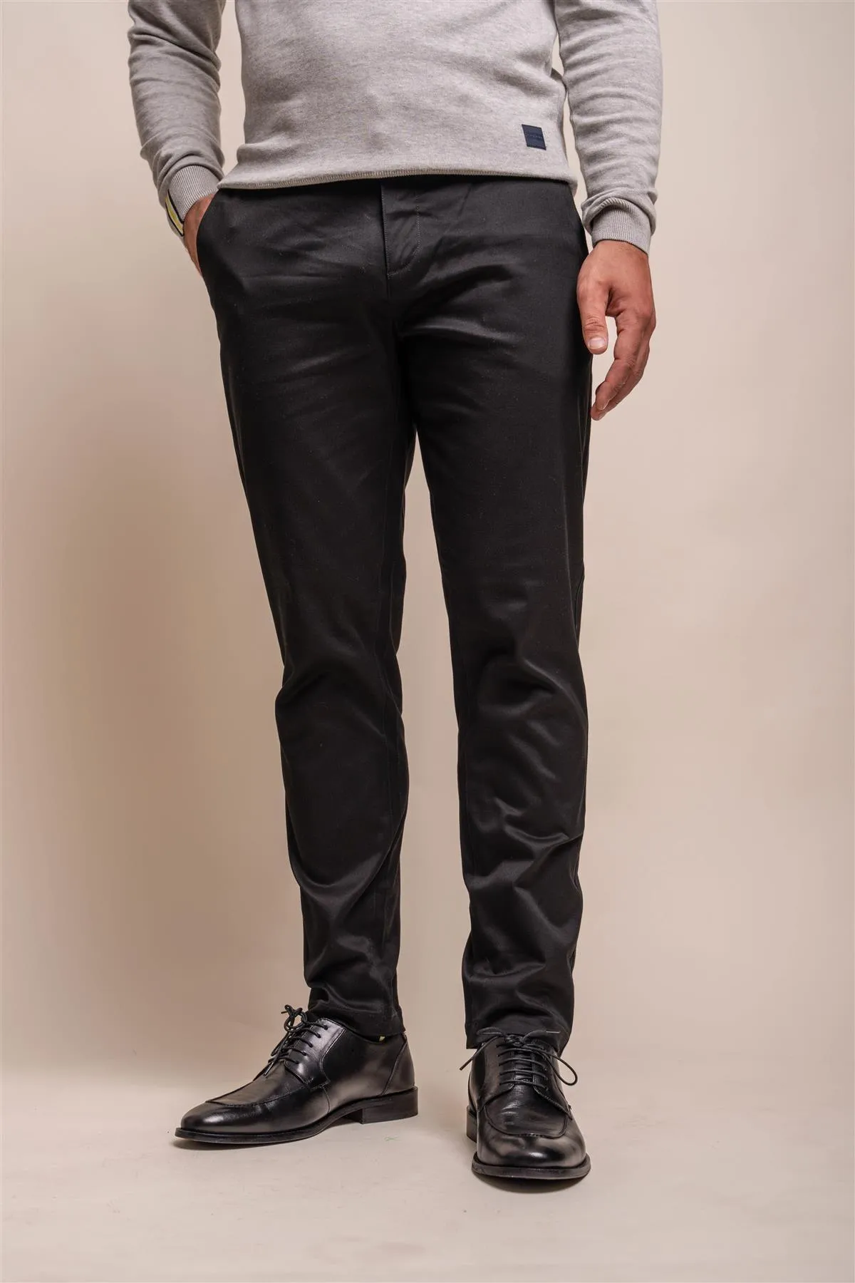 Black Dakota Chinos